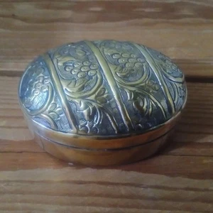 Brass & Silverplate Repousse Trinket Box Vintage - Picture 1 of 4