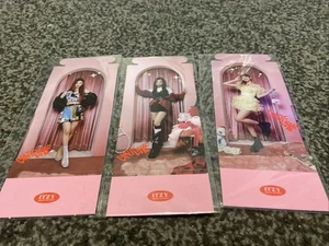 [CRAZY IN LOVE] Official Standing Card Photocard, 1st Album / Gift X3 - Picture 1 of 2