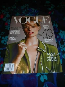MARGOT ROBBIE - VOGUE MAGAZINE - JULY 2019 - Imagen 1 de 6