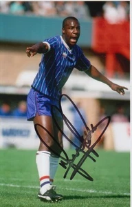 FOTO DE TERRY CONNOR FIRMADA A MANO PORTSMOUTH 6X4. - Imagen 1 de 1