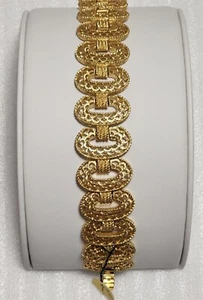 Crown Trifari Signed Vintage Textured Gold Tone Oval Filigree Bracelet B654 - Picture 1 of 7