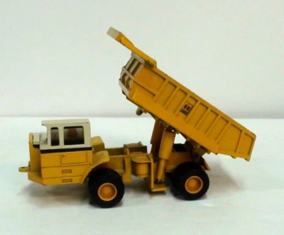 Camión volquete cosechador Eartl International DieCast #2000-011 4-1/2 pulgadas Foto 1 de 4