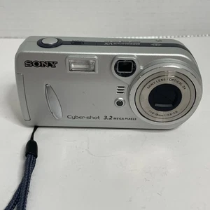 Cámara digital Sony Cyber-Shot DSC-P72 3,2 MP Y2K cámara digital NO PROBADA - Imagen 1 de 8