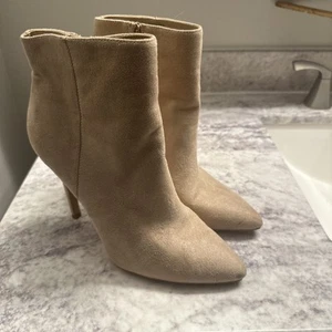 Charles David Delicious Ankle Boots, Tan Suede, Womens 8.5 - Picture 1 of 10