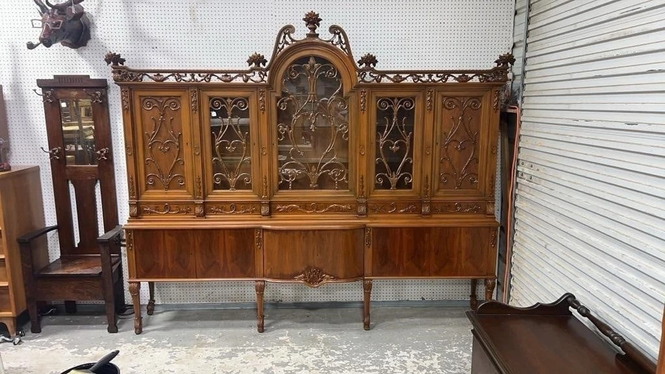 Antiguo aparador buffet francés estilo Luis XVI nogal Foto 1 de 1