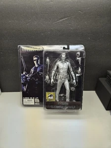 TERMINATOR 2 GIORNO DEL GIUDIZIO T-1000 METALLO LIQUIDO 2010 NUOVO Leggi - Foto 1 di 9