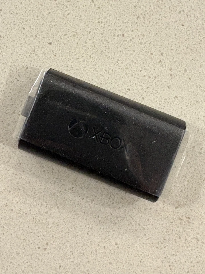 Genuine Microsoft Xbox One Wireless Controller Rechargeable Battery Pack NEW - Image 1 of 1