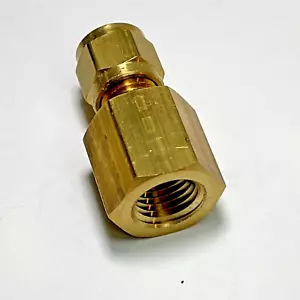 HOKE 4CF4BR CONNECTOR FEMALE 1/4 GYROLOK X 1/4 FEMALE NPT BRASS HR - Picture 1 of 3