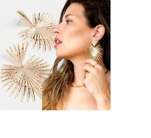 SHASHI Throne Earring Genuine SHASHI Gold Plated Set in Gift Box - Picture 1 of 7