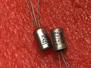 2 x AC128 PNP ORIGINALES Germanium Años 70 MULARD, PEDAL DE SONIDO PARA GUITARRA - Imagen 1 de 3