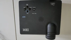 IBM M400 DLP XGA Projector 1100 Ansi Lumens 1024x768 HDTV 1080i No Remote - Picture 1 of 13