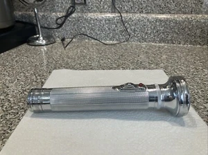 Vintage 555 gerippte Aluminium Metall Chrom Taschenlampe getestet funktioniert 3-D Akku - Bild 1 von 12
