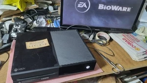 0611NN-Console Microsoft Xbox One - Picture 1 of 2