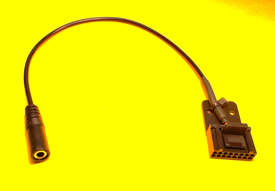 Cable 15SR External Speaker Adaptor  Cable Motorola Maxtrac GM300 VHF UHF - Image 1 of 1