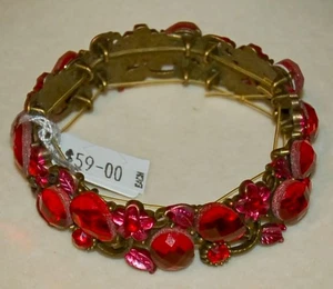 VINTAGE JEWELRY Bracelet Stretchable Red Floral Very Pretty Bracelet! - Picture 1 of 5