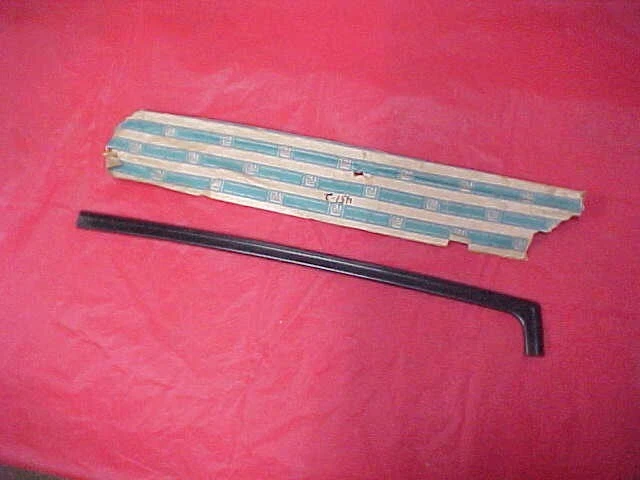 NOS GM 76-80 CHEVY MONZA BUICK SKYHAWK OLDS STARFIRE LH W/SHIELD MOLDING 3063031 - Image 1 of 1