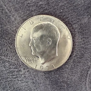Eisenhower  Dollars - 1971 - Picture 1 of 2