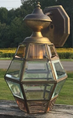 ANTIGUA LÁMPARA DE MONTAJE EN PARED DE LATÓN ANTIGUO DE COLECCIÓN ROSA VIDRIO TRANSPARENTE PORCHE METAL Foto 1 de 4