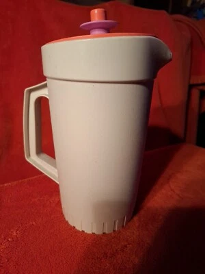 TUPPERWARE VINTAGE PIROSCHKA KANNE 1,4 L BEIGE SAFTKANNE Sammler Rarität  - Bild 1 von 2