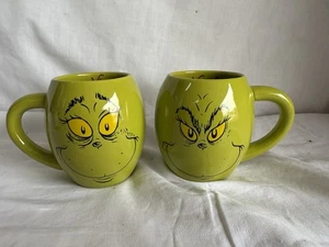 Lote de 2 Tazas de Café Grinch Traviesas o Bonitas Par Dr Seuss Tazas de Navidad - Imagen 1 de 5