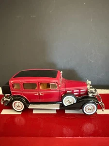NATIONAL MOTORS Musuem Mint 1933 Cadillac Series 355C Fleetwood Sedan-RED - Picture 1 of 7
