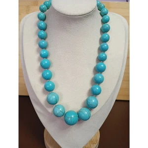 Howlita azul turquesa vintage, llamativo collar de cuentas en tamaños graduados - Imagen 1 de 5