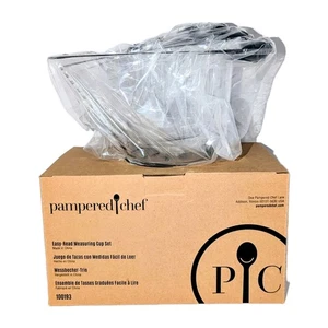 Pampered Chef Measuring Cup 4 Pc Set Easy-Read #100193 Black Handles New in Box! - Picture 1 of 20