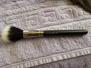 Mac Puderpinsel Nr. 139 S - Bild 1 von 3