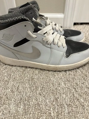 Jordan 1 retrô médio - platina pura prata metálica preto masculino tamanho 13 - Imagem 1 de 4