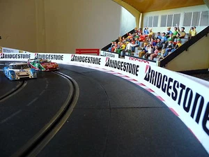 Slotcar LEITPLANKEN BANDE 4cm x 200cm für Carrera DIGITAL 85913 - Picture 1 of 3