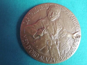 L68 MEDAILLE CARABINIERI ANTONIO BONGIORNO GEDENKMEDAILLE MILITÄRWAFFE KAPITÄN - Bild 1 von 7
