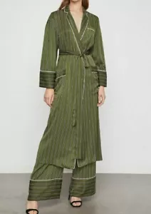 $498 NUEVO CON ETIQUETAS BCBGMAXAZRIA Talla S MANGA LARGA A RAYAS CHAQUETA DE SATÉN OLIVA/NEGRA - Imagen 1 de 7