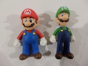 Nintendo Goldie Super Mario Bros Mario & Luigi 5" PVC Action Figures Toys 2012 - Picture 1 of 3