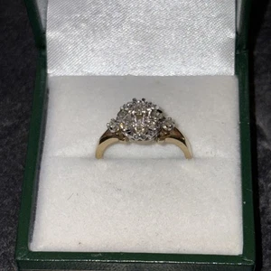 9ct Gold Diamond Cluster Ring in Beautiful Condition, SI1 Clarity Stones, Size N - Picture 1 of 9