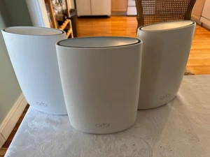 NETGEAR Orbi Mesh WiFi System (1) RBR50v2 Router & (2) RBS50v2 Satellites - Picture 1 of 3
