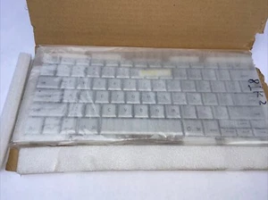 New OEM Apple Backlit Keyboard AEPW1PLU015 for MacBook Pro 15.4" A1150, Ver: US - Picture 1 of 4