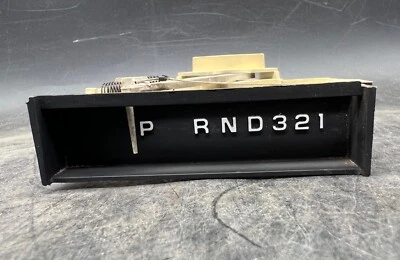 Oldsmobile Delta 88 1977-1984 OEM velocímetro medidor tablero selector de engranajes 8989181  Foto 1 de 4