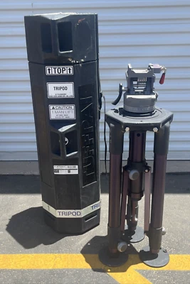 Quick Set 4-63120-BLKA, 4-52926-BLK Heavy Duty Tripod and Head + Case - Image 1 of 4