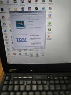 Portátil IBM ThinkPad iSeries 1300 1171 Intel Celeron 12,1" Windows Me Foto 1 de 4