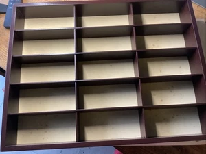 Atlas Verlag Setzkasten Sammelvitrine Vitrine aus Holz für 1:43 Modelle & andere - Bild 1 von 6