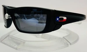 New Oakley Fuel Cell Sunglasses / Matte Black / Texas Flag/Black Iridium/9096-J1 - Picture 1 of 5