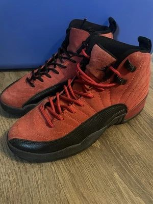 Nike Air Jordan 12 Retro GS Reverso Gripe Juego Rojo Negro 6Y Gamuza OFERTA Foto 1 de 4