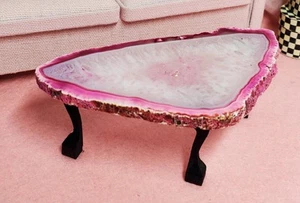 Miniature Dollhouse Furniture Stone Pink and White Coffee Table - Picture 1 of 6