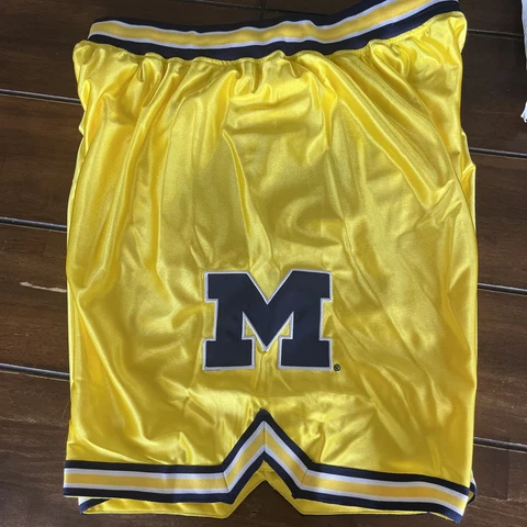 100% authentic Michigan Fab 5 19nine Legacy Nike Sewn Shorts 2XL New Cover