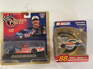 Dale Jarrett 1:43 Die Cast 98 Taurus & 2006 Collectible Ornament - Imagen 1 de 6