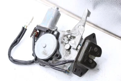 Nissan Armada 2004-2015 maletero puerta trasera puerta levadiza cierre de pestillo 90502-7S400 OEM D54 Foto 1 de 4