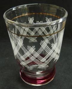 Verre apéritif ancien 8 cl – base rouge & or gravé – Ref 4651 C – vintage - Picture 1 of 3