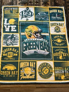 Green Bay Packers NFL Football 50x40" Throw Blanket W/ Vintage Helmet Logo - Picture 1 of 7