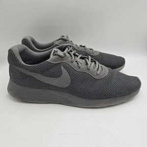 Nike Tanjun Herren Sportschuhe Größe 10,5 Cool Grau Mesh Stil 844887 Laufen - Bild 1 von 9