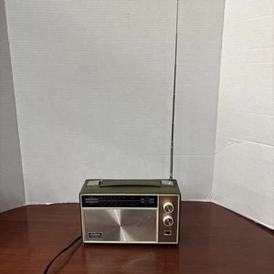 Vtg  Realtone 2228-3 AM/FM AC/DC Olive Green Portable Radio ***Parts - Picture 1 of 15